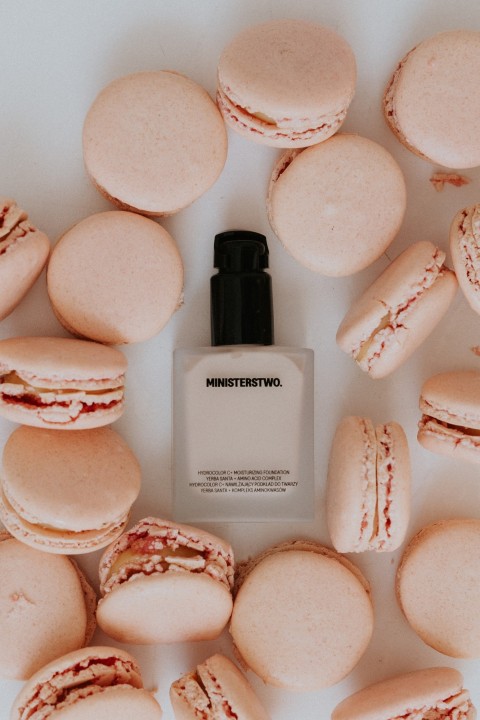 No. 10 Rose Macaron - nawilżający podkład od twarzy