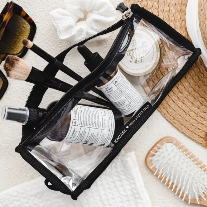 Z Ministerstwem dookoła świata – jak przewozić kosmetyki w bagażu podręcznym